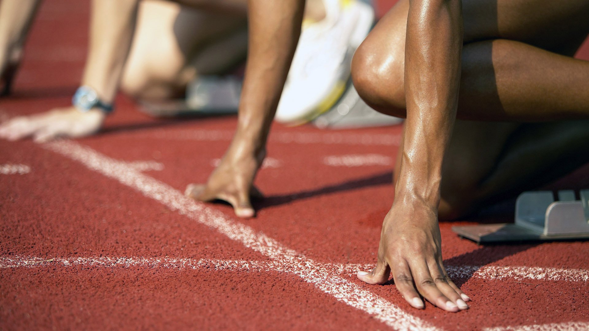 掘金队节奏掌控力压上海队，布克领袖风采带队轻松取胜