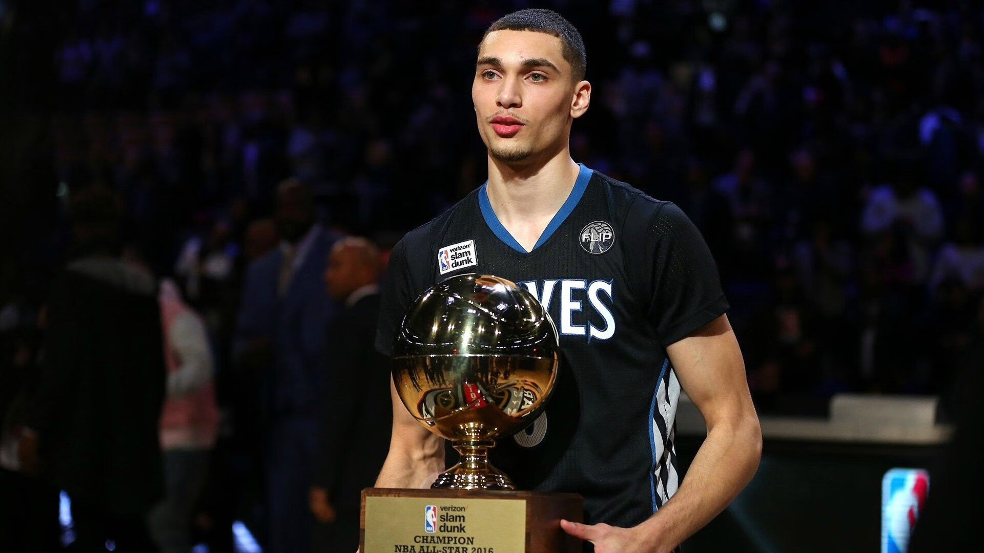 文班亚马惊世爆发难救主!骑士无解团队火力窒息灰熊