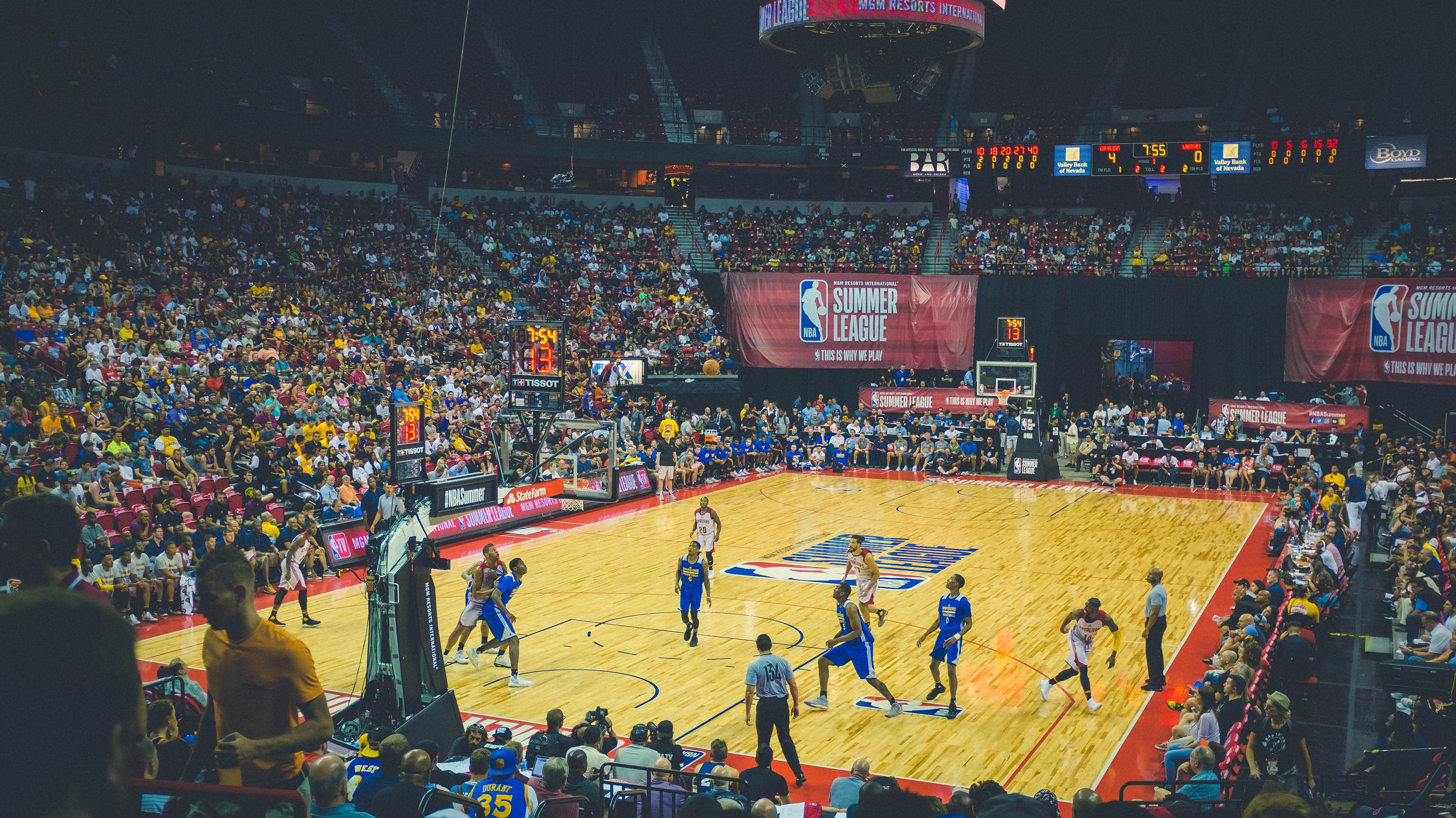 诺坎普的绿茵审判日，当巴萨让库尔图瓦也叹息